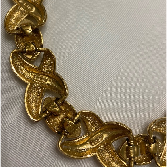 Vintage Butler Gold tone Choker style necklace - Picture 6 of 8